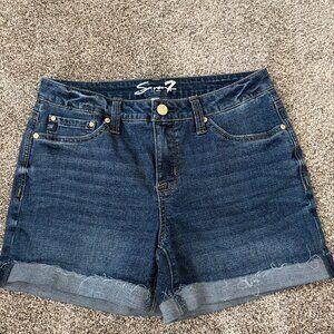 Seven7 Women's Weekend Short